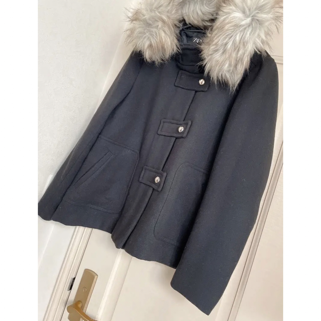 ZARA(ザラ)のZARA ザラ　ファーフード付きピーコート　ダッフルコート　アウター　レディース レディースのジャケット/アウター(ピーコート)の商品写真