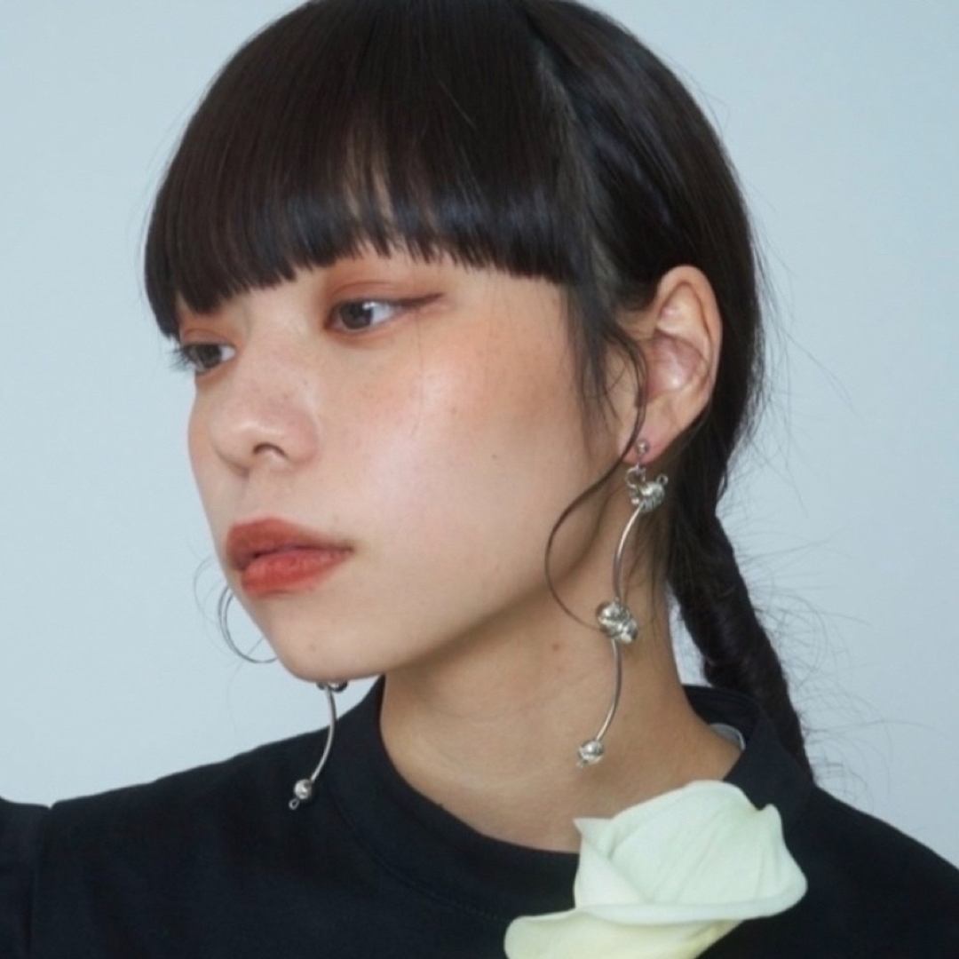 BEAUTY&YOUTH UNITED ARROWS(ビューティアンドユースユナイテッドアローズ)の【美品】シルバー チェーン ボール モード ダレス daless イヤリング レディースのアクセサリー(イヤリング)の商品写真