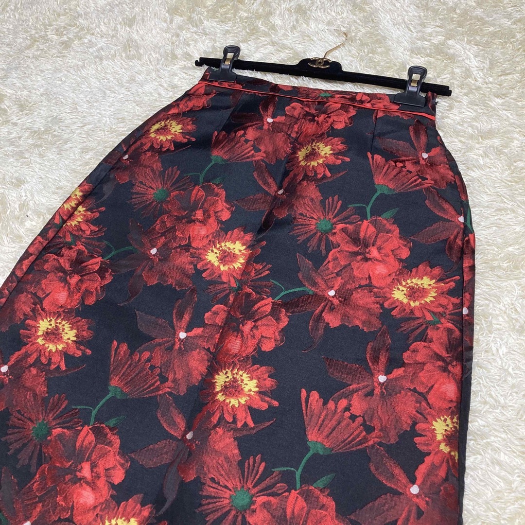 Avan Lily(アバンリリー)のアヴァン リリー  ミディ丈スカート  光沢サテン 花柄ジャガード織  FREE レディースのスカート(ひざ丈スカート)の商品写真