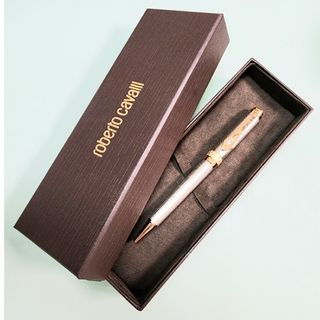 ロベルトカヴァリの通販 700点以上 | Roberto Cavalliを買うならラクマ
