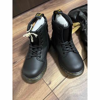 ドクターマーチン(Dr.Martens)のＤr.マーチン　1460 8 ホール ブーツ 新品 編み上げ ブラック(ブーツ)