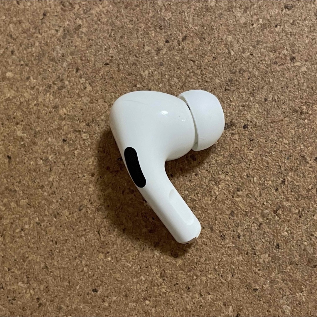 Apple(アップル)のAirPods 右耳 国内正規品 スマホ/家電/カメラのオーディオ機器(ヘッドフォン/イヤフォン)の商品写真