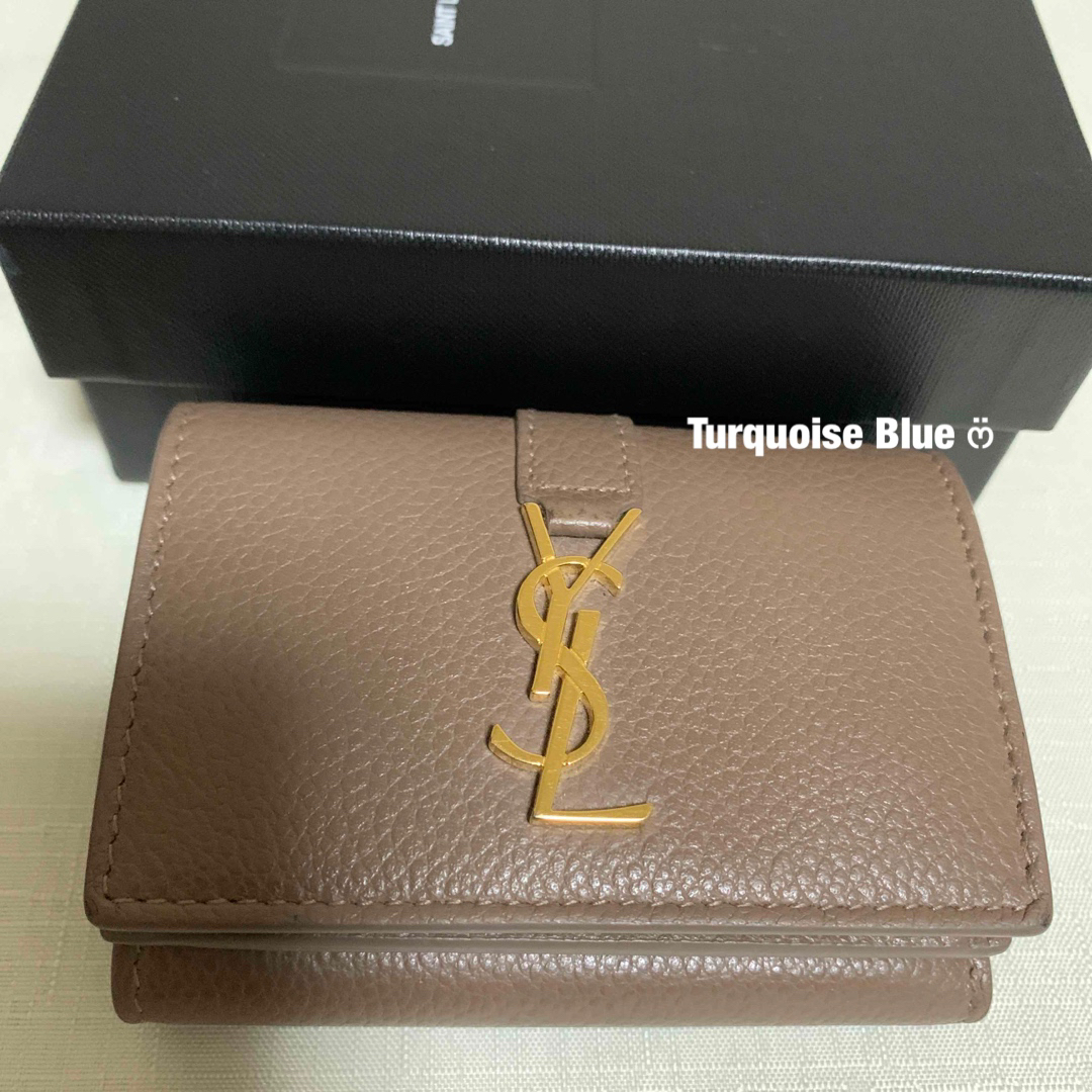 Saint Laurent - YSLラインオリガミタイニーウォレット《三つ折り財布 Saint Laurent - YSLラインオリガミタイニーウォレット《三つ折り財布