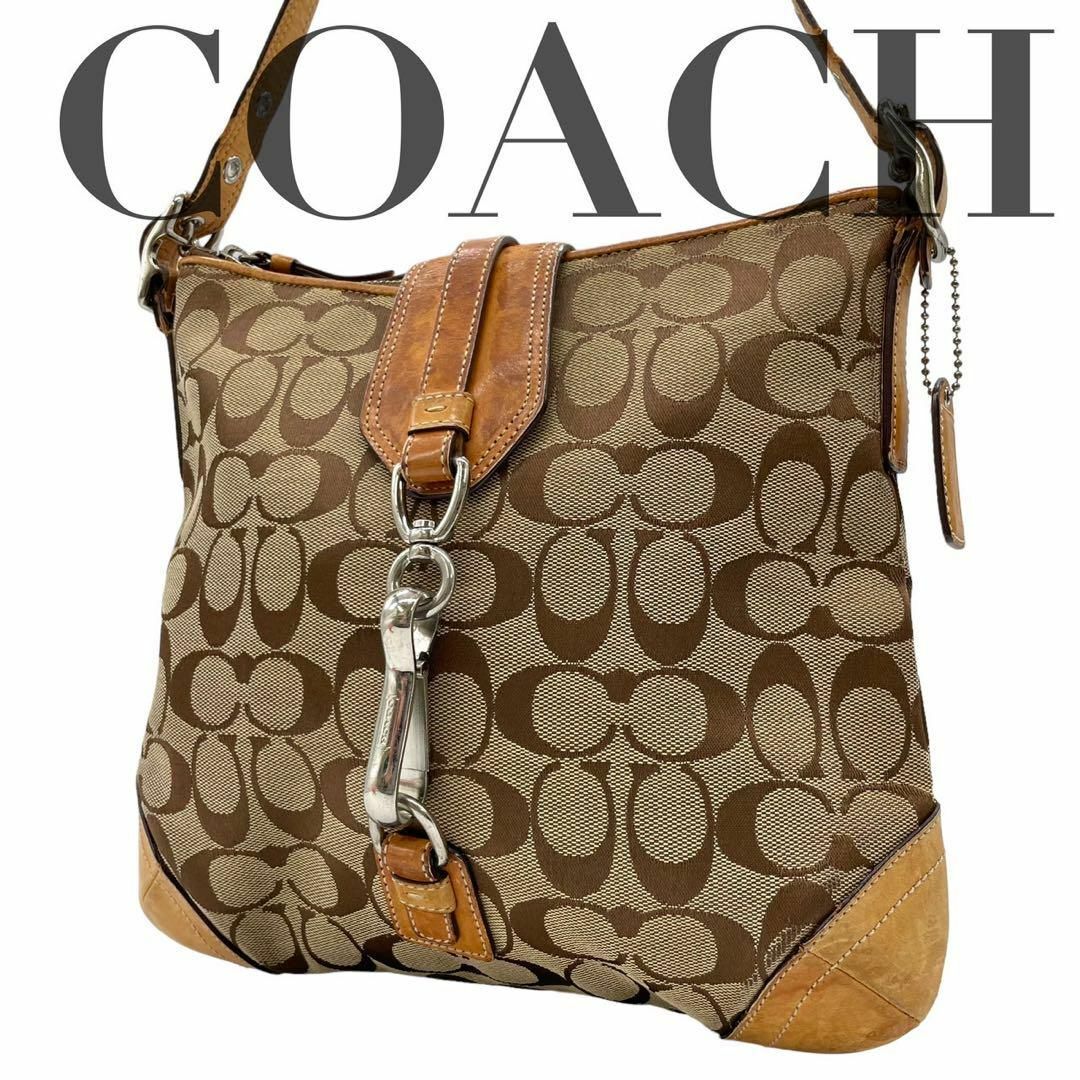 COACH(コーチ)のcoach コーチ　シグネチャー　ショルダーバッグ　シルバー金具留　ベージュ レディースのバッグ(ショルダーバッグ)の商品写真