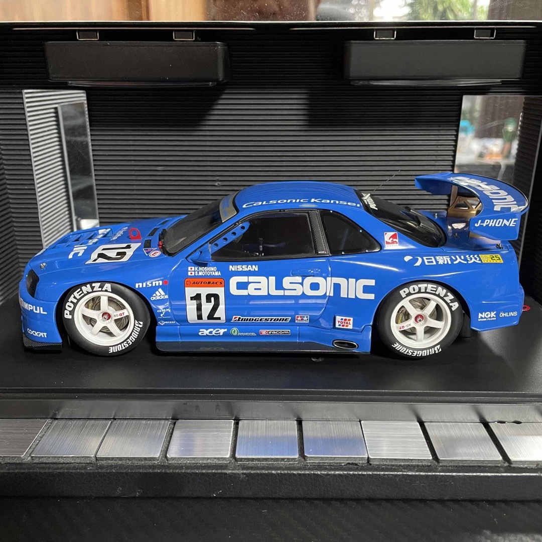 未展示品 オートアート 1/18スカイライン カルソニック GTR (R34)