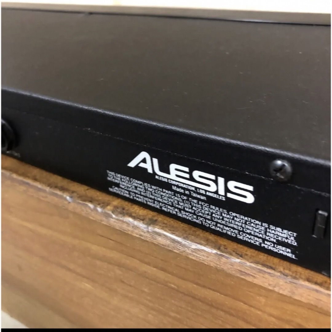 ALESIS MIDIVERB4 18ビット・デジタルマルチエフェクトプロセッサ