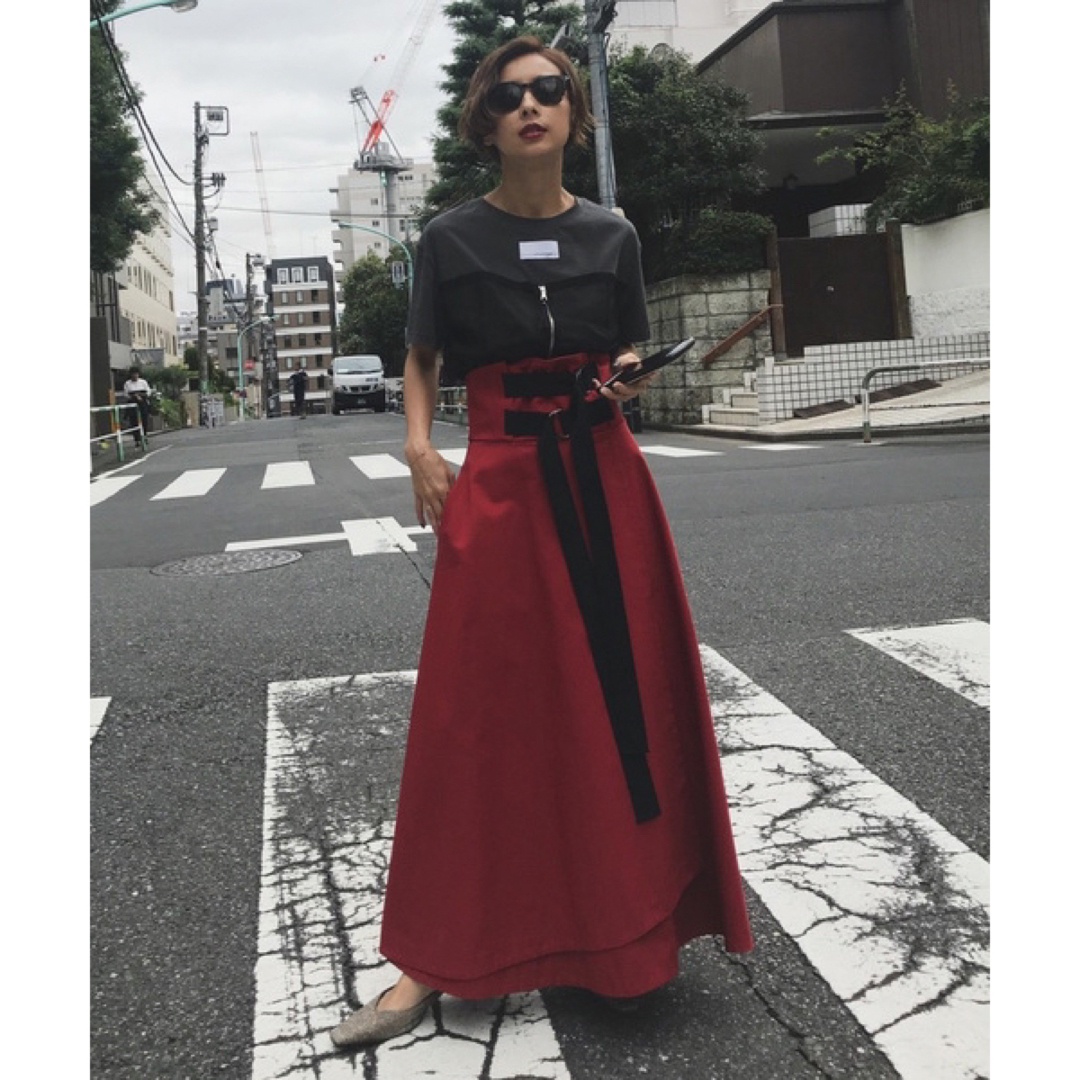 Ameri VINTAGE(アメリヴィンテージ)のAMERI VINTAGE DOUBLE TAPE BELT SKIRT アメリ レディースのスカート(ロングスカート)の商品写真