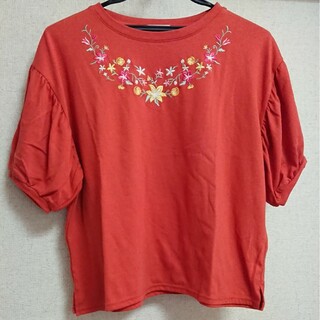 ハニーズ(HONEYS)のオレンジ Tシャツ 花柄 刺繍(Tシャツ(半袖/袖なし))