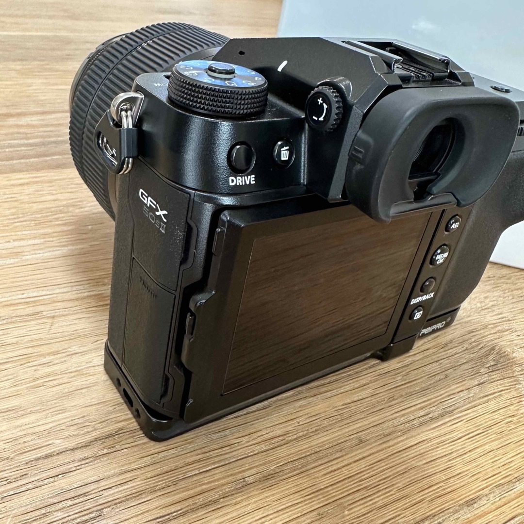 富士フイルム(フジフイルム)のGFX50SⅡ GF35-70mm レンズキット スマホ/家電/カメラのカメラ(ミラーレス一眼)の商品写真