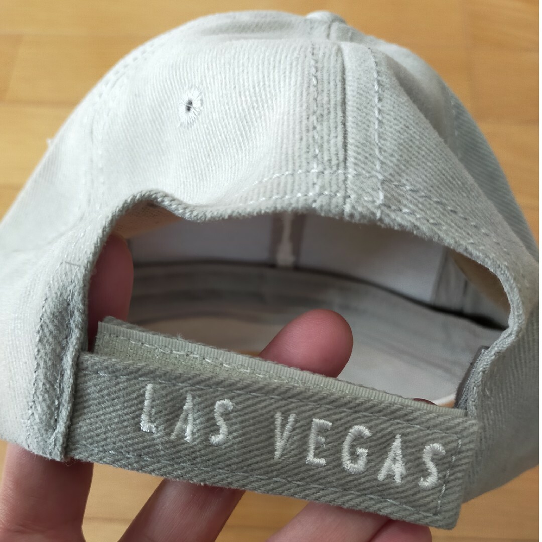 PARIS(パリス)の【新品タグ付】Paris Lasvegas　ロゴ入りキャップ メンズの帽子(キャップ)の商品写真