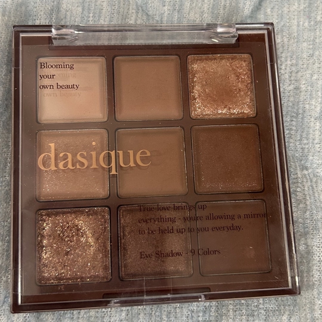 dasique デイジーク　アイシャドウ　チョコレートファッジ コスメ/美容のベースメイク/化粧品(アイシャドウ)の商品写真