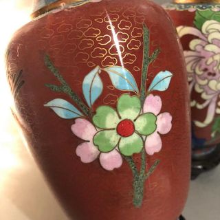 N146、中国古美術 景泰藍 七宝焼 珐琅彩絵花瓶一対 年代不明唐木台付き-