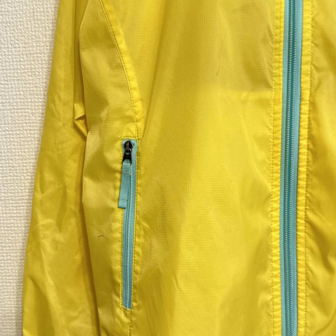 THE NORTH FACE(ザノースフェイス)のノースフェイス　ナイロンジャケット　イエロー　140 boy/girl　 キッズ/ベビー/マタニティのキッズ服男の子用(90cm~)(ジャケット/上着)の商品写真