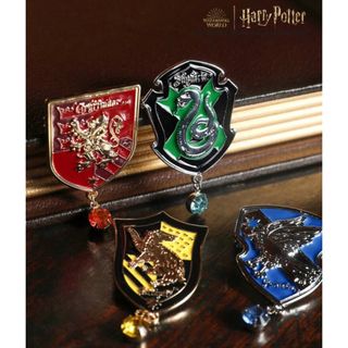 ユニバーサルスタジオジャパン(USJ)のHARRY POTTERブローチ ハッフルパフ・レイブンクロー(キャラクターグッズ)