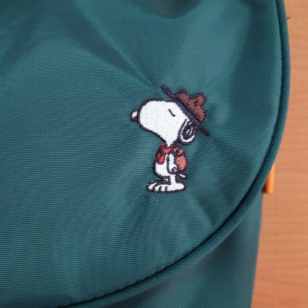 SNOOPY(スヌーピー)のスヌーピー メッセンジャーバッグ (ビーグルスカウト 緑) レディースのバッグ(メッセンジャーバッグ)の商品写真