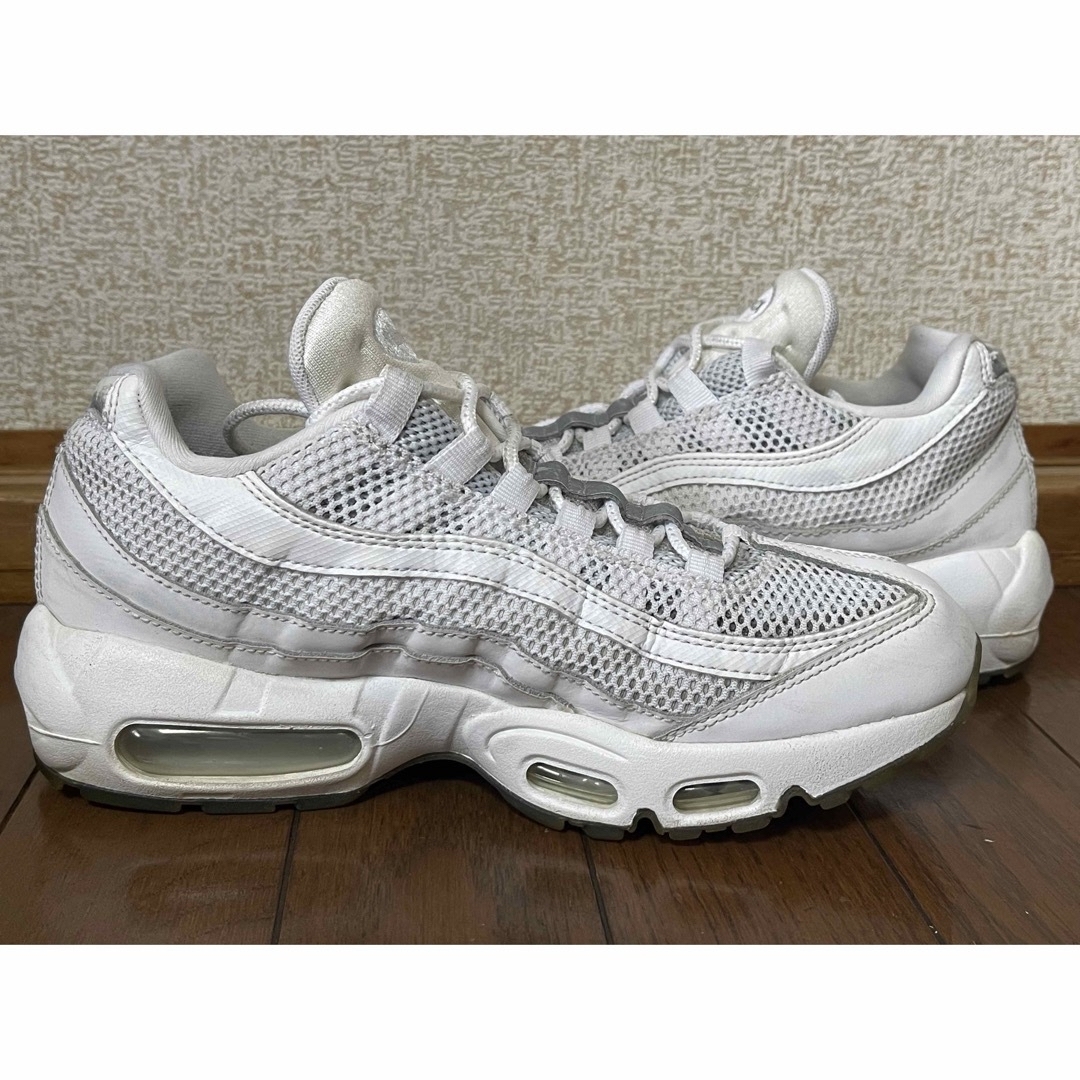 NIKE(ナイキ)のNIKE AIR MAX 95 ESSENTIAL 24.0cm レディースの靴/シューズ(スニーカー)の商品写真