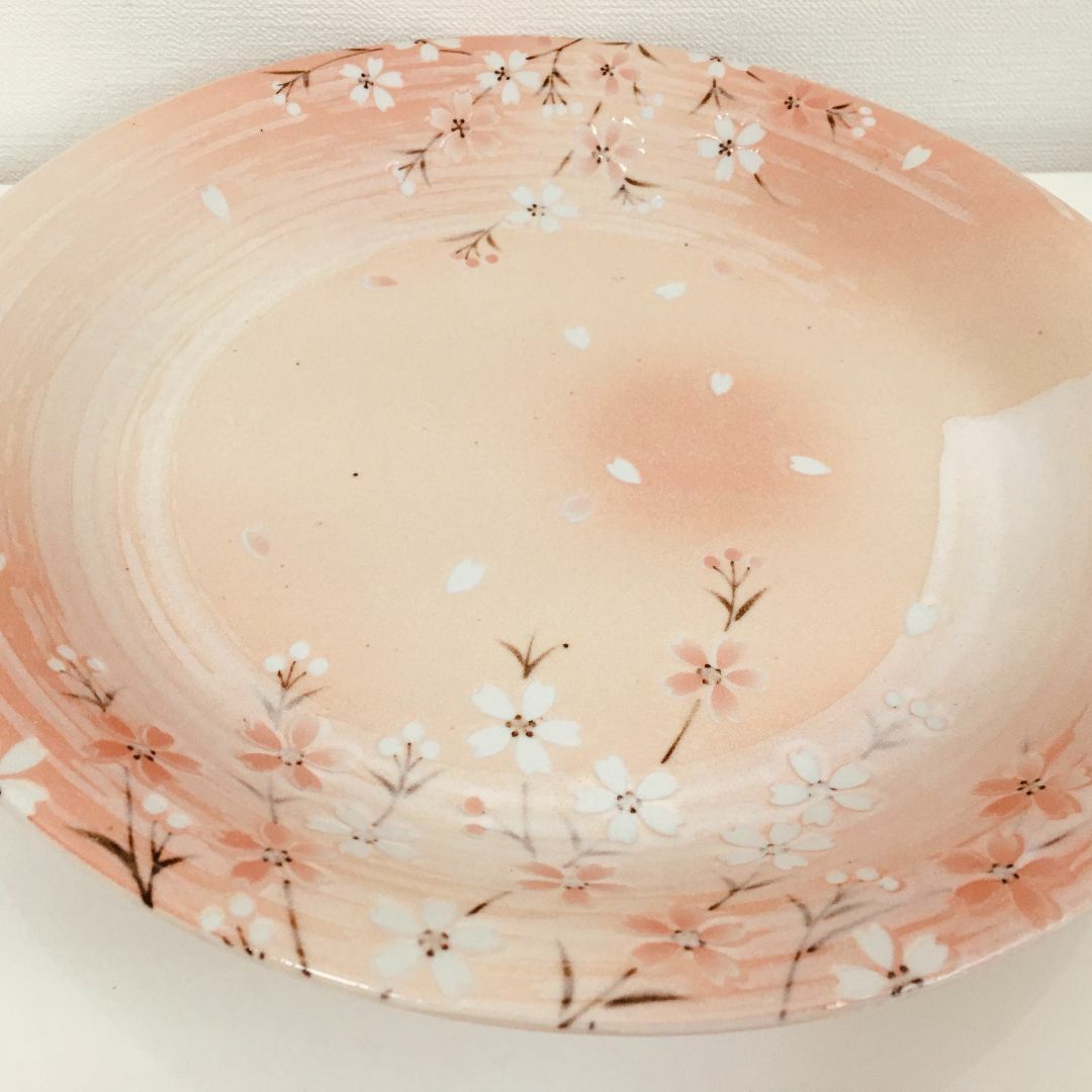 窯元敬白　桜　大皿（直径約28cm）丸皿　ピンク インテリア/住まい/日用品のキッチン/食器(食器)の商品写真