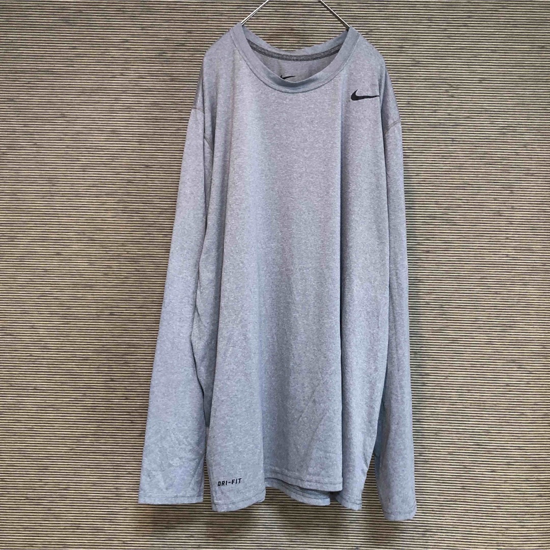 NIKE(ナイキ)の【ナイキ】ロンT　スウォッシュロゴ　ワンポイントロゴ　グレー　メキシコ製74 メンズのトップス(Tシャツ/カットソー(七分/長袖))の商品写真