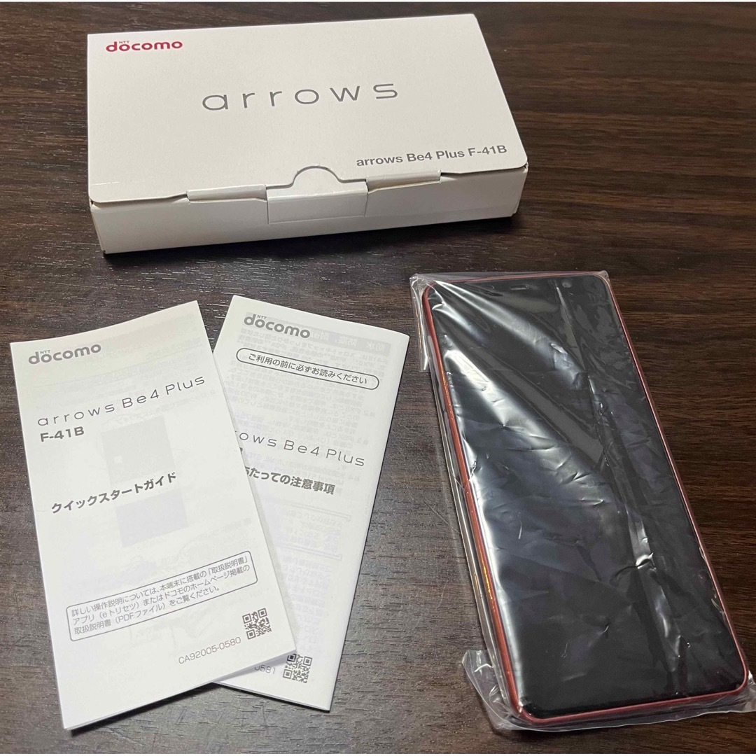 arrows(アローズ)のarrows Be4 Plus / Red スマホ/家電/カメラのスマートフォン/携帯電話(スマートフォン本体)の商品写真