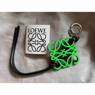 LOEWE - 極美品 ロエベ 緑×黒 アナグラム キーホルダー チャーム