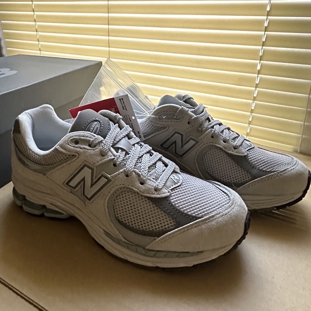 New Balance(ニューバランス)のyopetan様専用　新品　ニューバランス ML2002R0  レディースの靴/シューズ(スニーカー)の商品写真