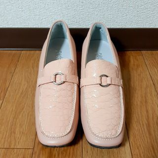 ペダラ(Pedala（asics）)の購入24000円 pedala ペダラ エナメル レザー ローファー パンプス(ローファー/革靴)