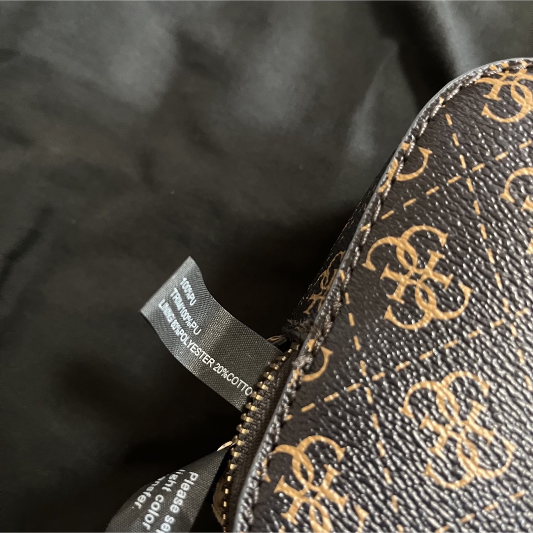 GUESS(ゲス)のGUESS ゲス NOELLE Crossbody Camera Bag  レディースのバッグ(ショルダーバッグ)の商品写真