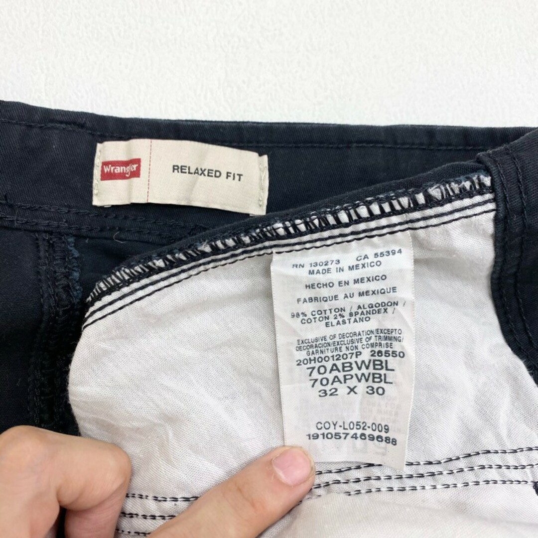 Wrangler(ラングラー)のWrangler ラングラー カーゴパンツ W32 L29.5 ブラック RELAXED FIT 【中古】 メンズのスーツ(スラックス/スーツパンツ)の商品写真