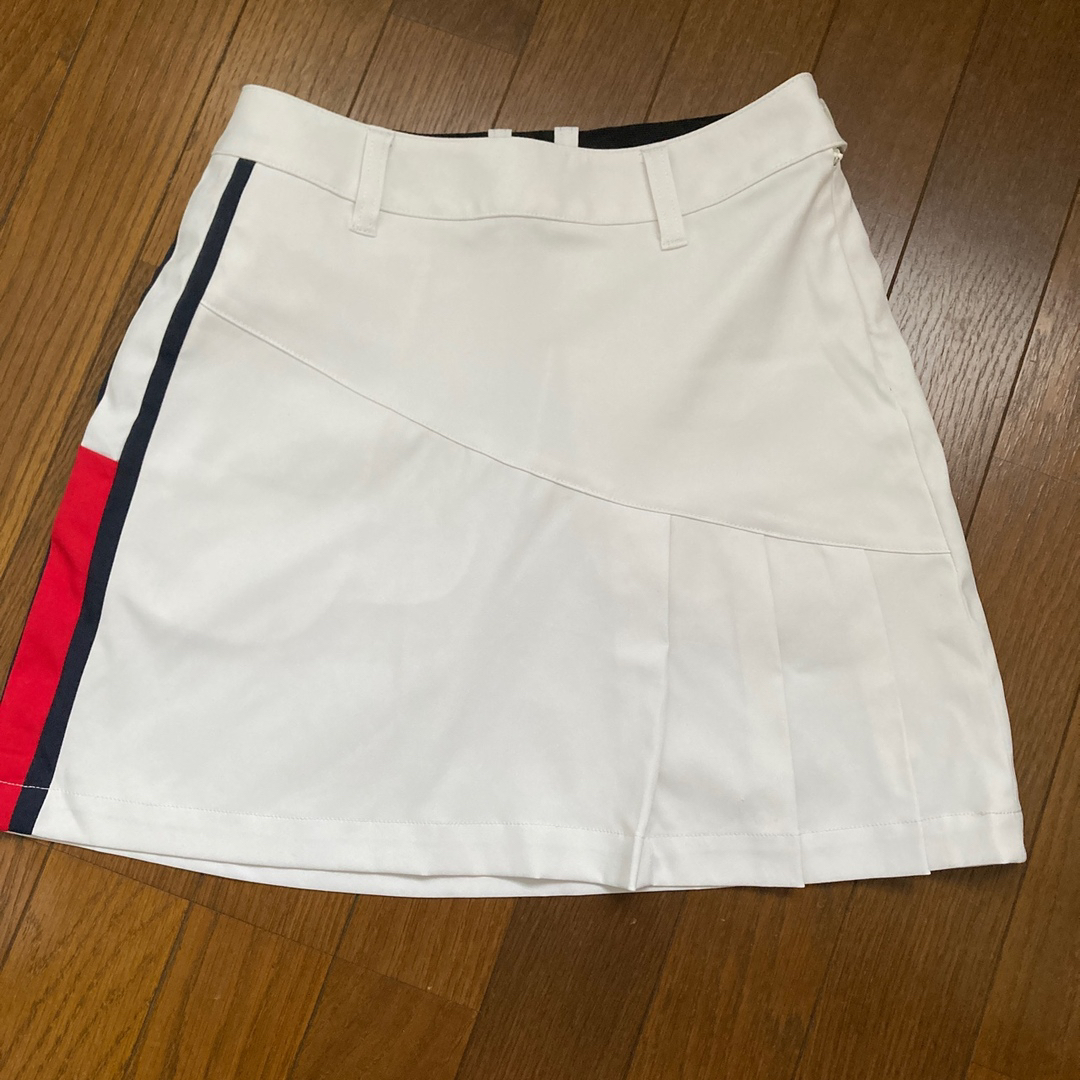 TOMMY HILFIGER(トミーヒルフィガー)の値下げ　トミーヒルフィガーゴルフ　スカート スポーツ/アウトドアのゴルフ(ウエア)の商品写真