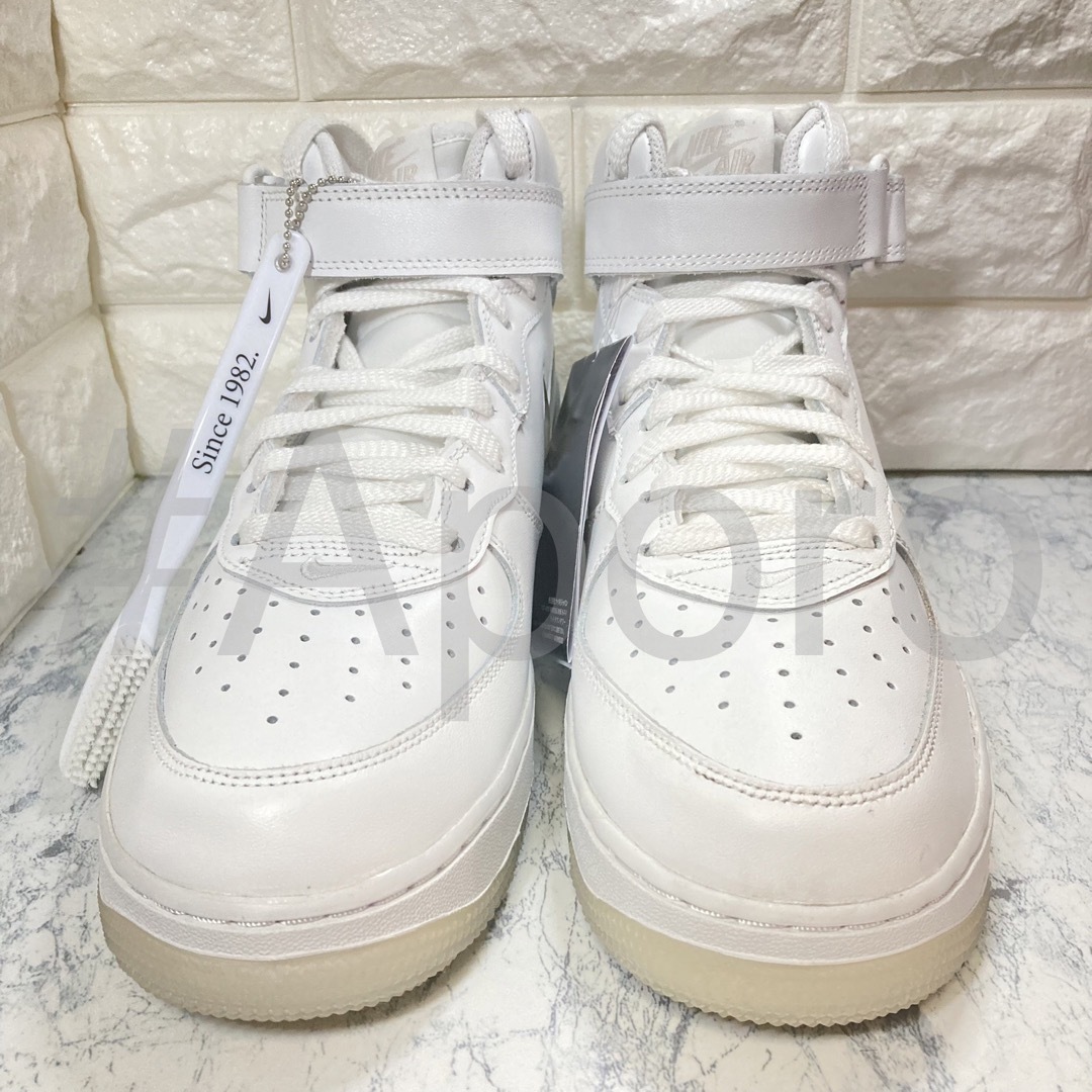 NIKE(ナイキ)のNIKE ナイキ AIR FORCE 1 MID エアフォース1ミッド ホワイト メンズの靴/シューズ(スニーカー)の商品写真