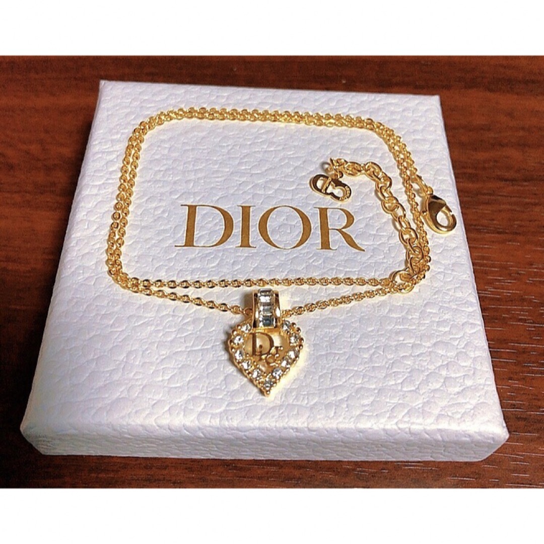 Dior 可愛い ハートロゴ 人気 シンプル ネックレス