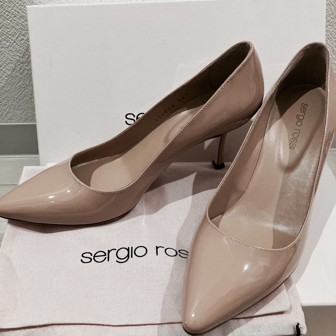 Sergio Rossi(セルジオロッシ)の新品未使用 セルジオロッシ 36.5 パンプス ゴディバ godiva レディースの靴/シューズ(ハイヒール/パンプス)の商品写真