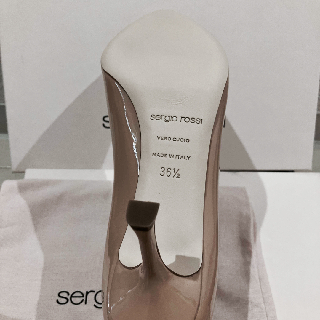 Sergio Rossi(セルジオロッシ)の新品未使用 セルジオロッシ 36.5 パンプス ゴディバ godiva レディースの靴/シューズ(ハイヒール/パンプス)の商品写真