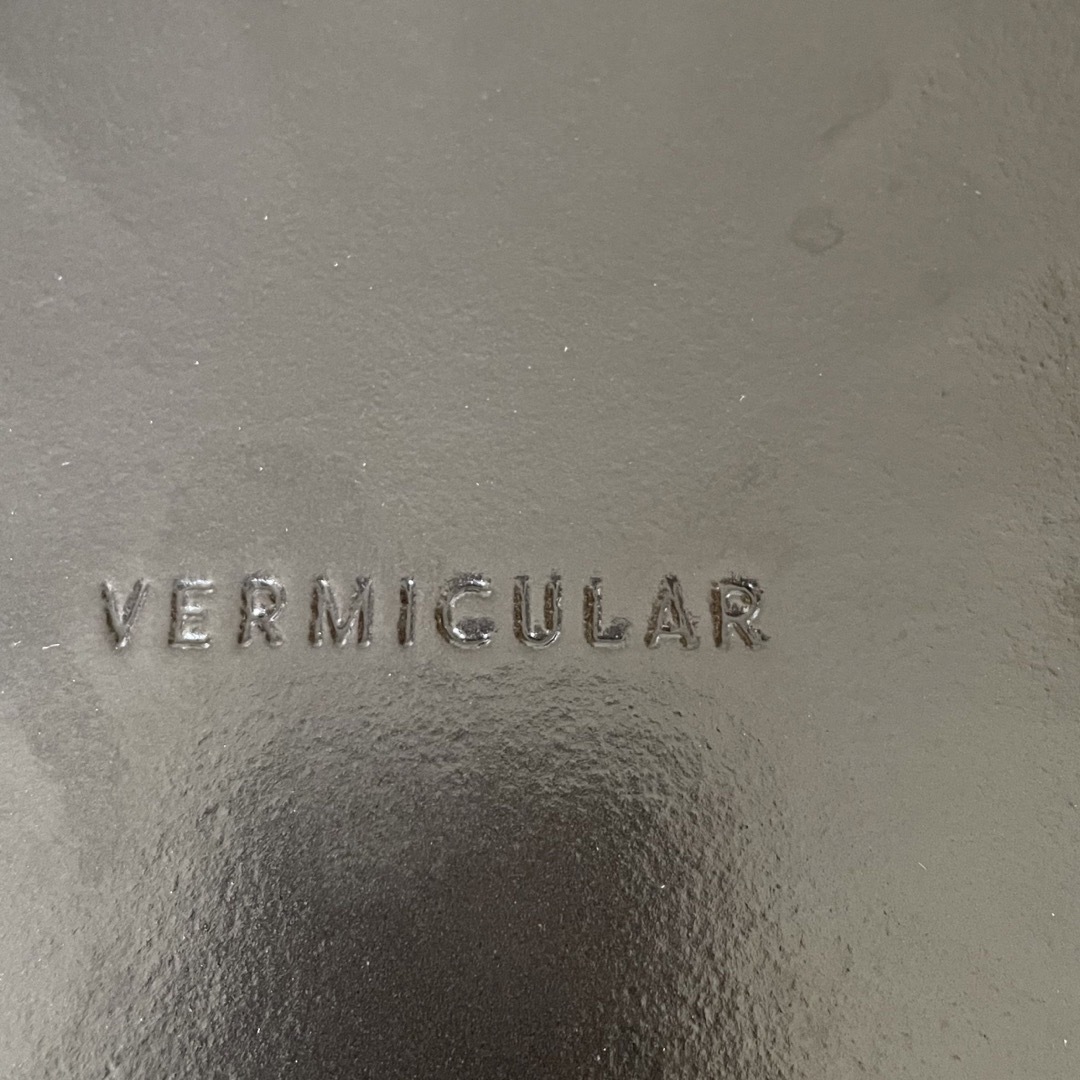 Vermicular(バーミキュラ)のVERMICULAR 26センチフライパン&蓋 インテリア/住まい/日用品のキッチン/食器(鍋/フライパン)の商品写真