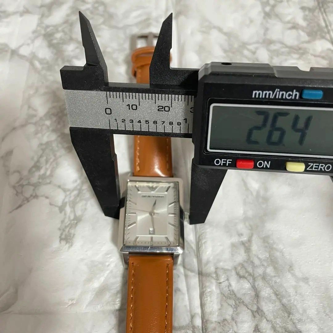 Emporio Armani(エンポリオアルマーニ)のエンポリオアルマーニ　レクタンギュラー　デイト　腕時計　メンズ　レディース メンズの時計(腕時計(アナログ))の商品写真
