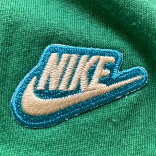 ナイキ(NIKE)の★NIKE★ナイキ Tシャツ トップス ロゴ ワッペン グリーン 緑 使用感等有(Tシャツ(半袖/袖なし))