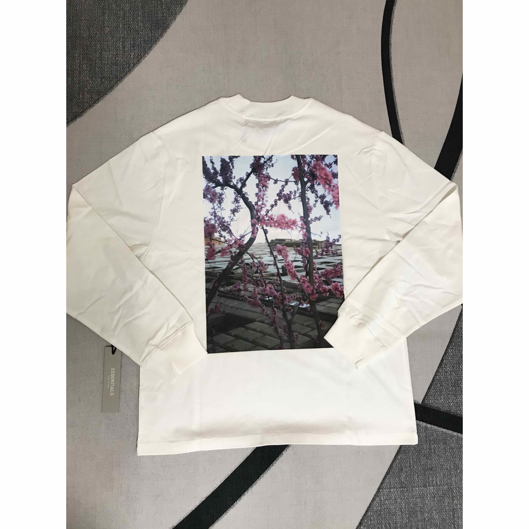 新品未使用　FOG エッセンシャルズ 花柄　長袖Ｔシャツ ホワイト　Lサイズ | フリマアプリ ラクマ