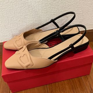 ザラ(ZARA)のZARA  ザラ パンプス   ベージュ スリングバック ローヒール(ハイヒール/パンプス)