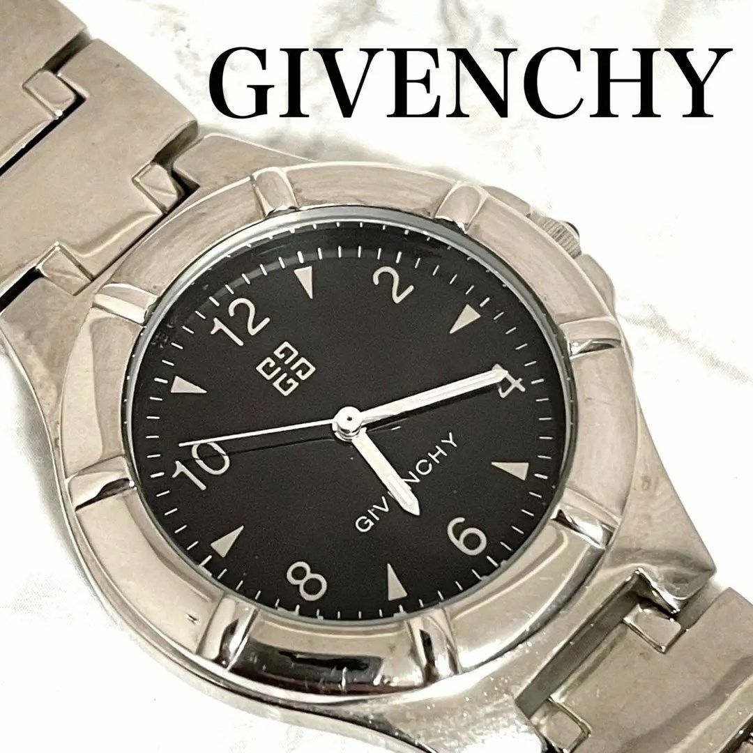 稼動品　GIVENCHY ジバンシー　ロゴ　腕時計　黒文字盤