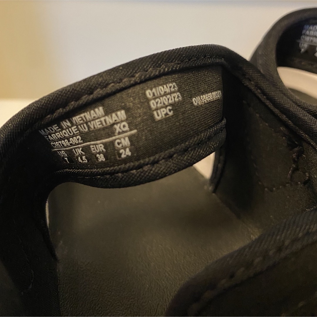 NIKE(ナイキ)のNIKE エアマックスココ 24cm レディースの靴/シューズ(サンダル)の商品写真