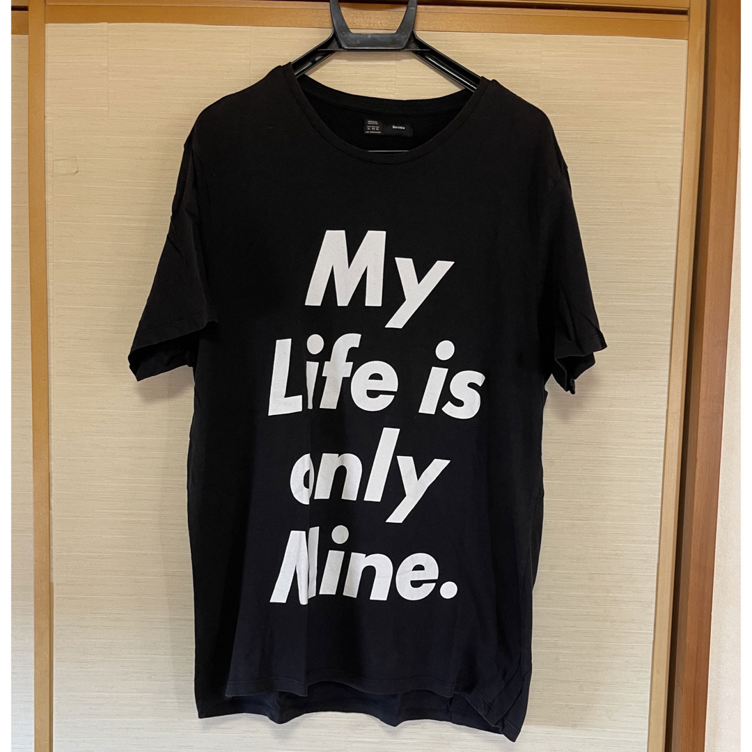 Bershka(ベルシュカ)のBershkaロゴプリント黒TシャツXL メンズのトップス(Tシャツ/カットソー(半袖/袖なし))の商品写真