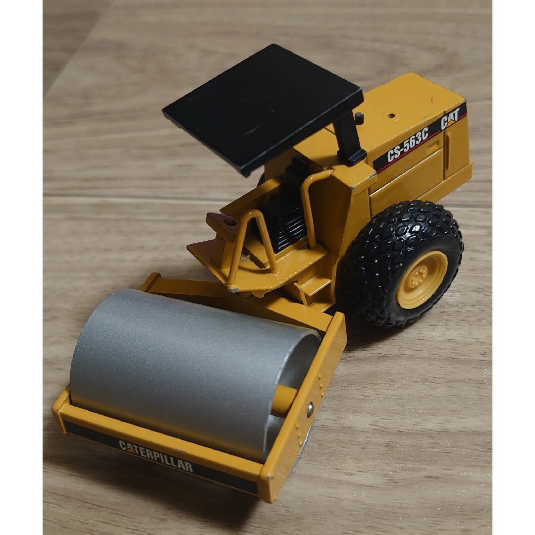建機ミニカー NZG CAT CS-563C 舗装ローダー 建設機械 重機 模型