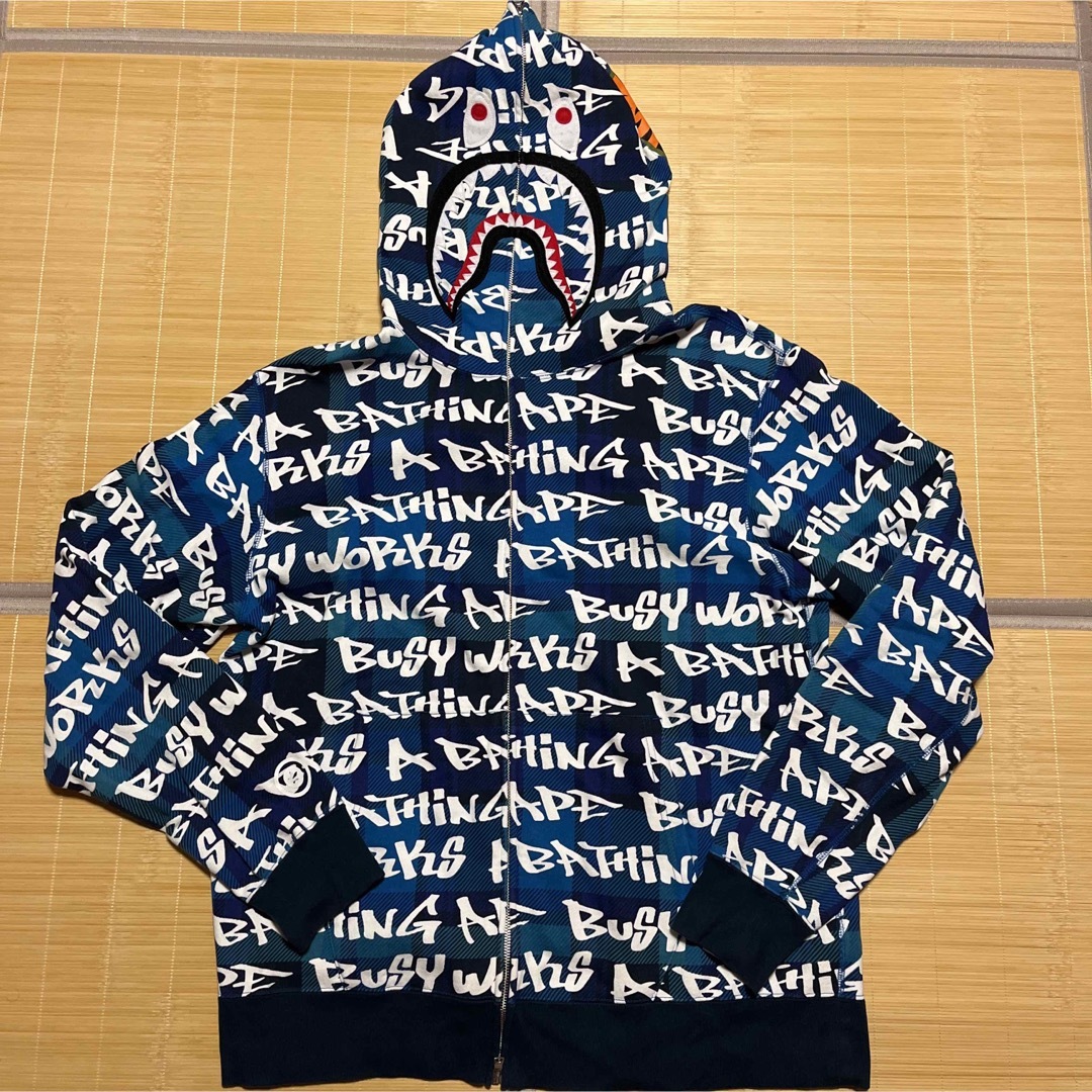 A BATHING APE(アベイシングエイプ)のAPE BAPE KAWS SHARK HOODIE シャークパーカー　3XL メンズのトップス(パーカー)の商品写真