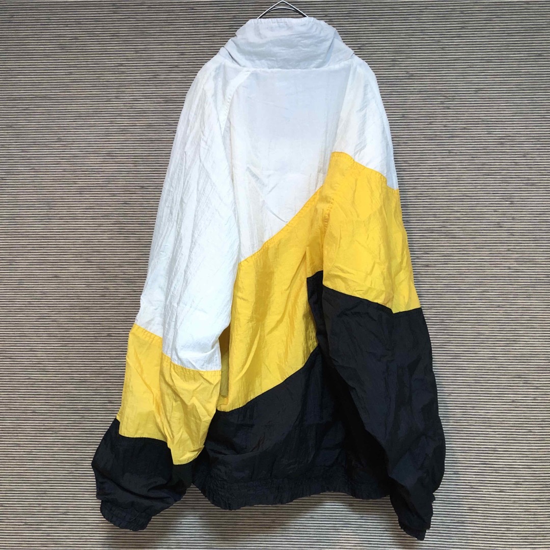 【ナイロンジャンパー】ナイロンジャケット　刺繍　ワンポイント　黄色　黒74