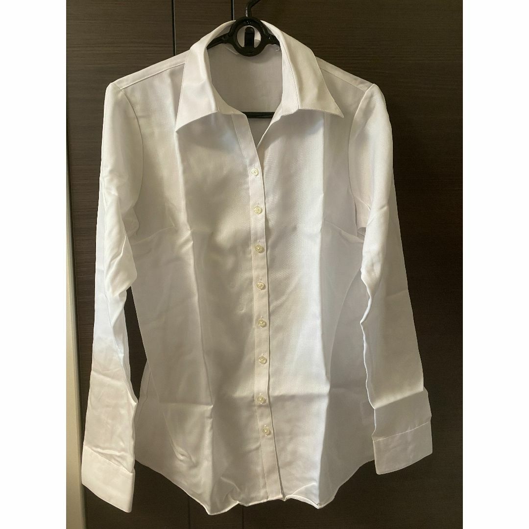 カッターシャツ（白） レディースのトップス(シャツ/ブラウス(長袖/七分))の商品写真