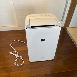 シャープ(SHARP)のSHARP プラズマクラスター 冷風 衣類乾燥除湿機 CM-L100-W(加湿器/除湿機)