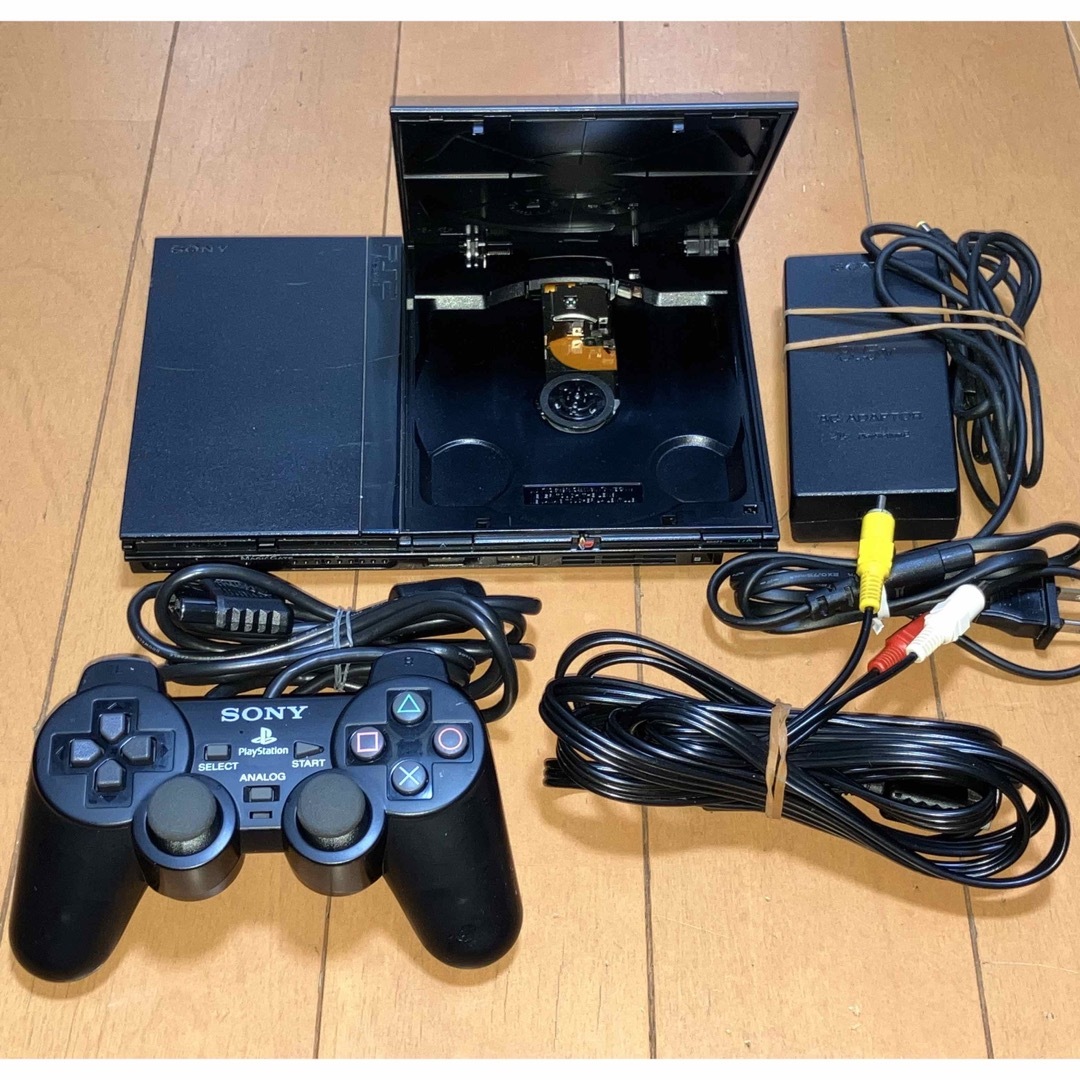 PlayStation2(プレイステーション2)のPS2 薄型本体セット SCPH-70000 ① エンタメ/ホビーのゲームソフト/ゲーム機本体(家庭用ゲーム機本体)の商品写真