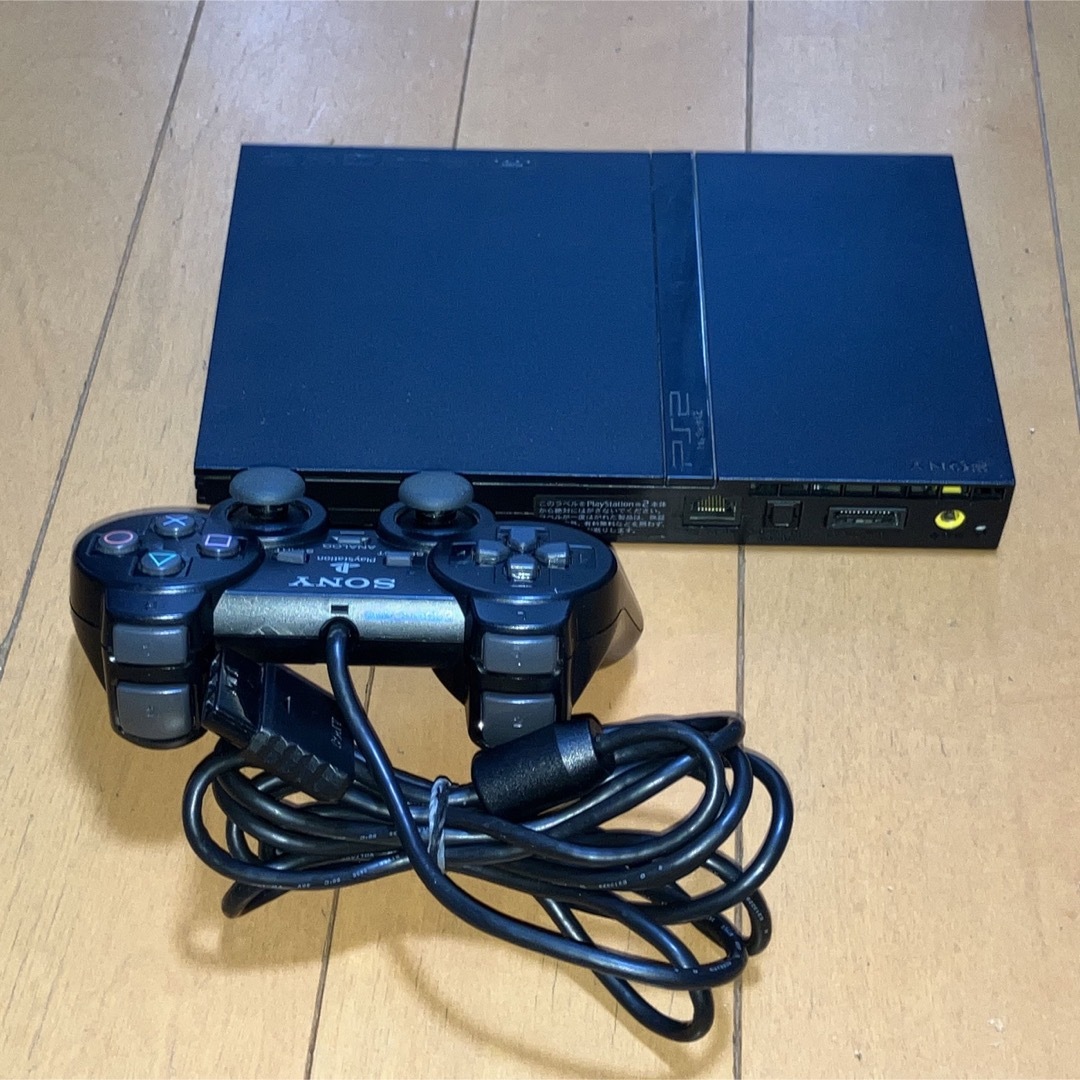 PlayStation2(プレイステーション2)のPS2 薄型本体セット SCPH-70000 ② エンタメ/ホビーのゲームソフト/ゲーム機本体(家庭用ゲーム機本体)の商品写真