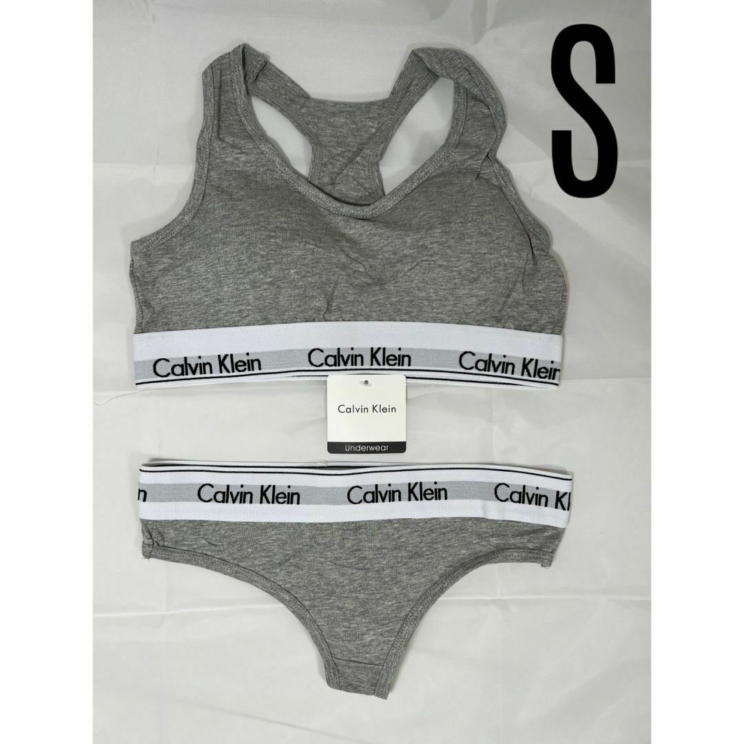 Calvin Klein(カルバンクライン)の【専用】Calvin Klein レディース ブラ&ショーツ セット グレー レディースの下着/アンダーウェア(ブラ&ショーツセット)の商品写真