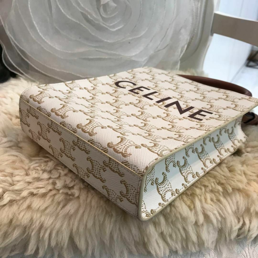 CELINE - ☆美品☆CELINE ミニ バーティカルカバ トリオンフ CELINE - ☆美品☆CELINE ミニ バーティカルカバ トリオンフ